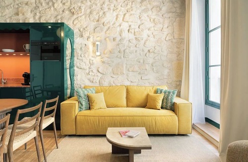 Quartier de la Monnaie Apartment | Reflecting the Elegance of Paris- with Exclusive Tailored Services – St-Germain