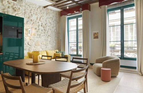 Quartier de la Monnaie Apartment | Reflecting the Elegance of Paris- with Exclusive Tailored Services – St-Germain