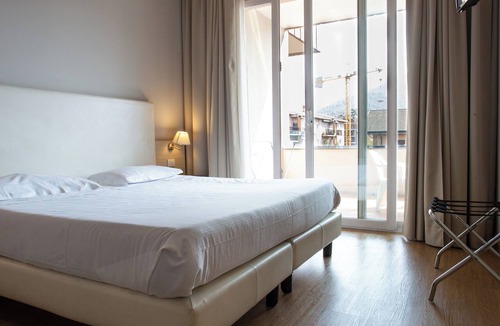 Mompiano Hotel | Regal Hotel