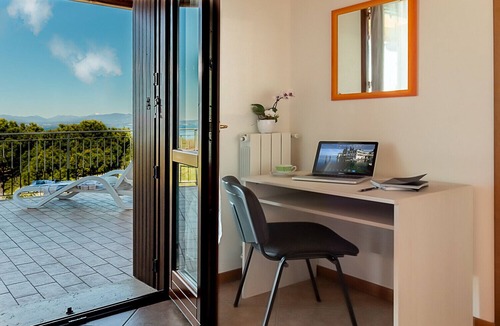 Pacengo Apartment | Regarda - apartment "Eden 3", big terrace with lake view, wifi