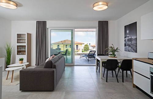 Lazise Apartment | Regarda - Casa Erika with big terrace, swimming pool, wifi