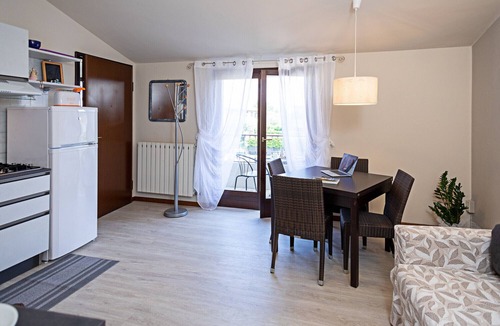 Montioni Apartment | Regarda - holiday apartment "Blitz 2" in Lazise with pool and airco
