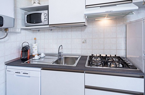 Montioni Apartment | Regarda - holiday apartment "Blitz 2" in Lazise with pool and airco