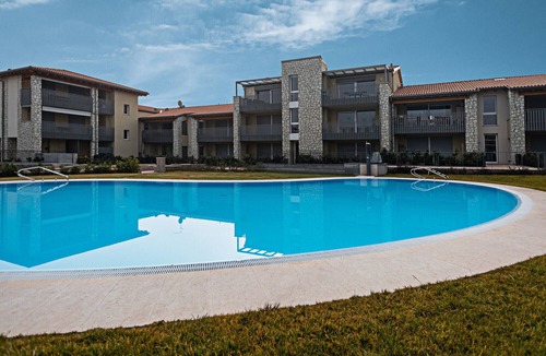 Montioni Apartment | Regarda - "The Place" modern two-bedroom apartment with pool, garage, air conditioning