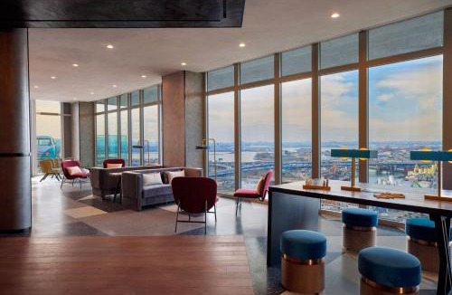 Flushing Chinatown Hotel | Renaissance New York Flushing Hotel at Tangram