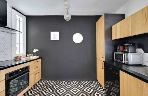 Quartier de Rochechouart Apartment | Renovated and modern 4BD for 12 guests!