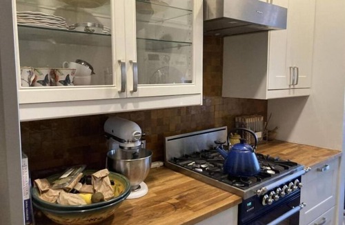 Gowanus Apartment | Renovated Cozy 1BR in Park Slope w/private roof deck!