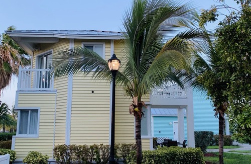 Alice Town Villa | Rent a 2 bed/2 bath Villa in Alice Town, North Bimini (INCLUDES 50' dock slip)