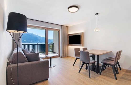 Resia Apartment | Residence Froy Apartment 2 – Lake View, Whirlpool & Breakfast Included