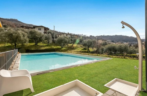 Sensole Apartment | Residence La Perla - Apt 42, Monte Isola, Italy