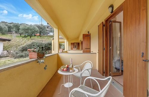 Sensole Apartment | Residence La Perla - Apt 33, Monte Isola, Italy
