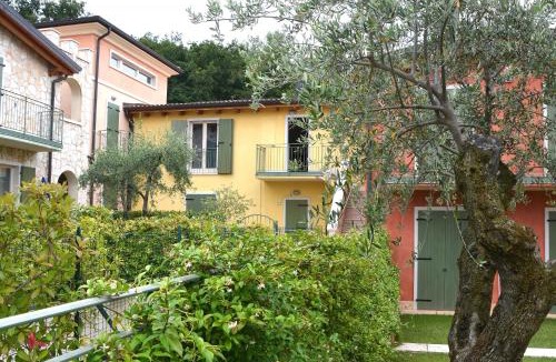 Albisano Apartment | Residenza alle Torri With Pool