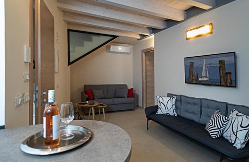 Pacengo Apartment | RESIDENZA G&J - Regarda Travel