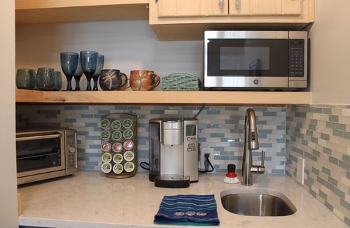 George Town Apartment | Resort Amenities and TOTALLY Remodeled