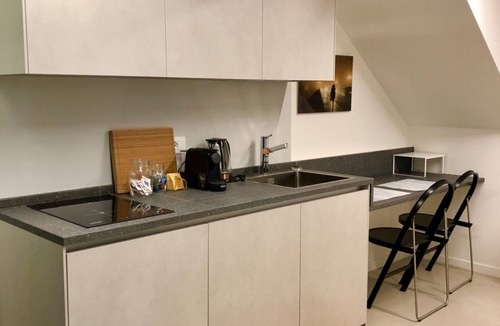 Citta Antica Apartment | Rivadige Suite 1- Verona Journeys Suite with private courtyard