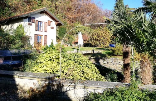Belgirate House | Romantic cottage surrounded by greenery with lake view
