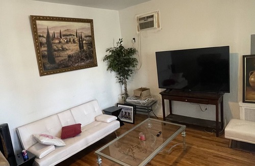 New Brighton Apartment | Romantic Couples Room