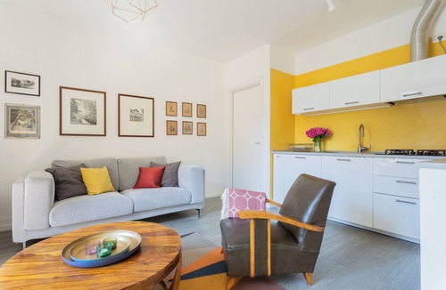 Carate Urio Apartment | Romantic Pier - Two Bedroom Apartment, Sleeps 4