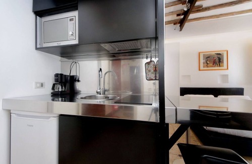 Rione V Ponte Apartment | Rome, historic center, modern studio apartment for 2