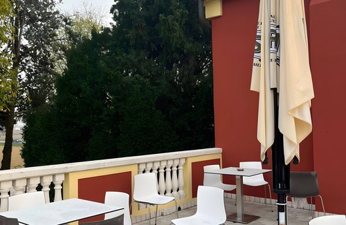 Mirano Apartment | Room 'Camera 1 Blu' with Shared Terrace, Wi-Fi and Air Conditioning