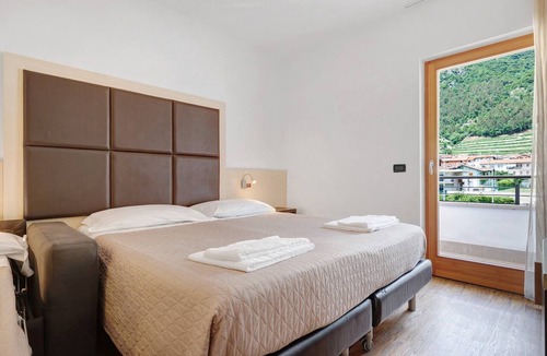 Mori Apartment | Room 'Camera Matrimoniale' with Mountain View, Wi-Fi and Air Conditioning