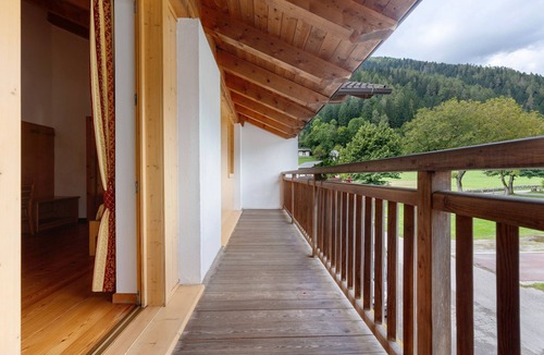 Caderzone Terme Apartment | Room 'Camera Tripla N 5' with Mountain View, Shared Garden and Wi-Fi