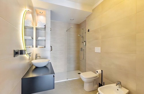 Sud-Ovest Apartment | Room 'Giulietta' with Wi-Fi