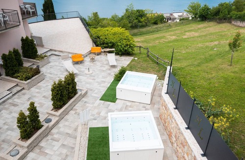 San Zeno di Montagna Apartment | Room 'Hotel Laguna Depandance Suite 2' with Shared Terrace, Wi-Fi and Air Conditioning