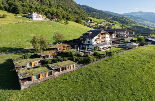 Barbiano Apartment | Room 'Hotel Pennhof Montis' with Mountain View, Shared Pool and Wi-Fi