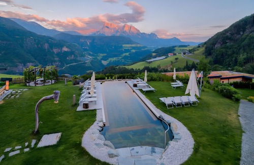 Barbiano Apartment | Room 'Hotel Pennhof Rubis' with Mountain View, Shared Pool and Wi-Fi