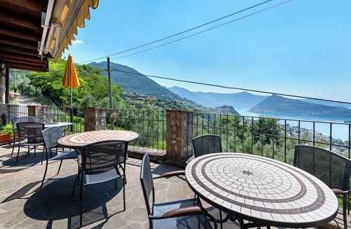 Marone Apartment | Room 'Stanza 1' with Mountain View, Wi-Fi and Air Conditioning
