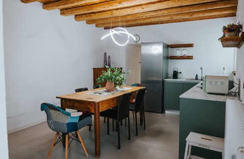 Cison di Valmarino Apartment | Room 'With Castle View' with Wi-Fi and Air Conditioning