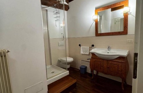 Bassano del Grappa Bed & Breakfast | Room with private bath and gym near Bassano, parking included