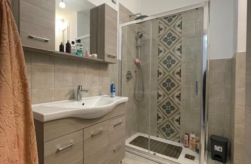 Somma Lombardo Apartment | Rosso MXP e Lago Maggiore aeroporto a 7 min