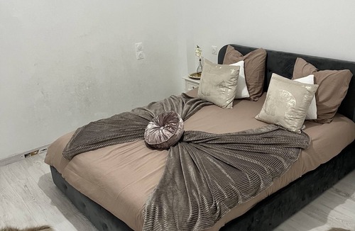 Livry-Gargan Apartment | Royal spa