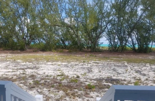 Middle Caicos Cottage | Rustic Beachfront Escape in Bambarra