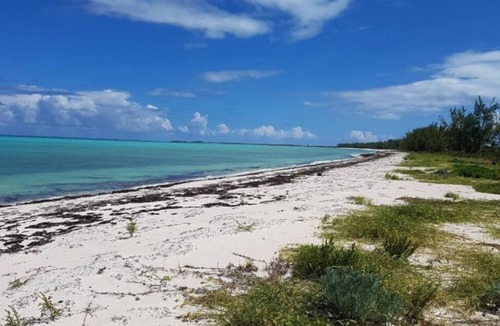 Middle Caicos Cottage | Rustic Beachfront Escape in Bambarra