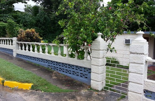 St.Bran's Burg House | SaltAire Bungalow Rose Hall 10 Mins Hike to Secluded Beach