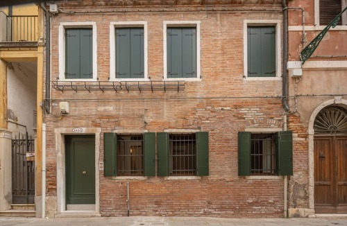 Santa Croce Apartment | San Giacomo dall'Orio Garden Apartment R&R