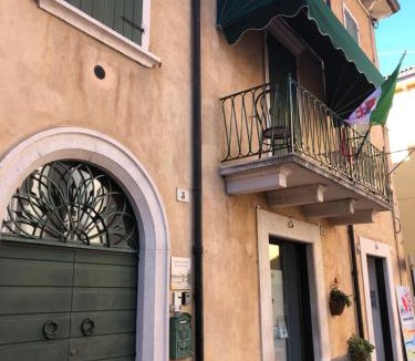 Lazise Old Town Apartment | San Martino