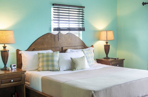 Rolleville Hotel | Sand Dollar Unit: Sandy Isle Escapes -formally Shoreline Beach Club