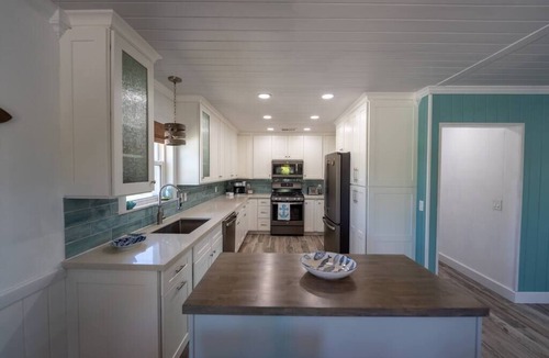 Treasure Cay House | Sawyer’s Seabreeze | Waterfront | Private Dock | Bunk Beds