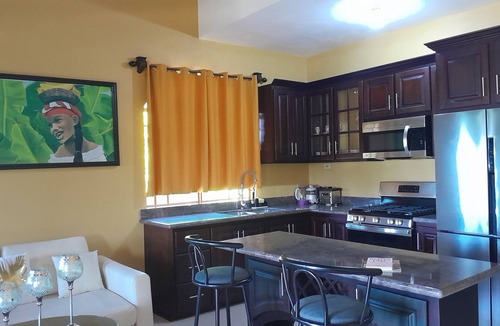 Cousins Cove Apartment | Seaview Escape two-bedroom apartment