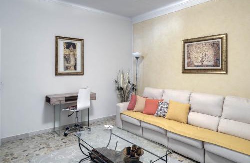 Caronno Pertusella Apartment | Sentirsi a casa, lontano da casa- front station, near to Milano, Rho fiere, MXP ,Como