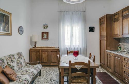 Caronno Pertusella Apartment | Sentirsi a casa, lontano da casa- front station, near to Milano, Rho fiere, MXP ,Como