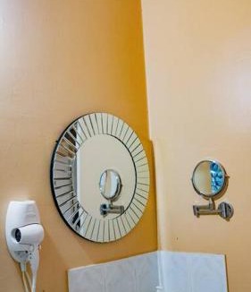 Greenwich Estate Apartment | Serene Artistry - Secure 1-BR Haven in Ocho Rios Jamaica