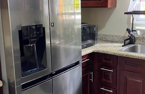 Runaway Bay Apartment | Serenity Escape