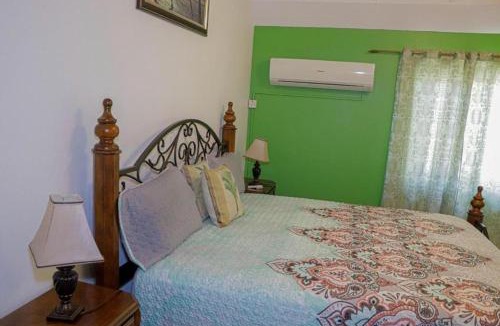 Runaway Bay House | Seven Palms Villa