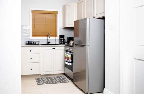Tar Bay Apartment | Sheer Bliss BeachView Apt #4