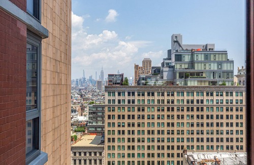 Tribeca Apartment | Shining Tribeca Studio w/Indoor pool + Gym by Blueground
